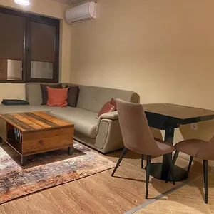 Stylish Urban New 2021 Close To The Апартаменты Варна